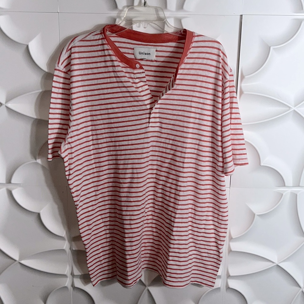 NEW Unison short sleeve crew neck Henley sz XL.  (94)